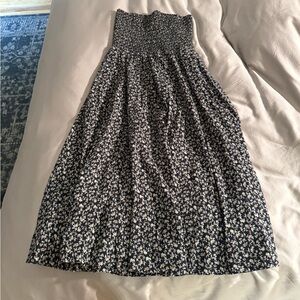 Veronica Beard floral
Strapless dress. New without tags.